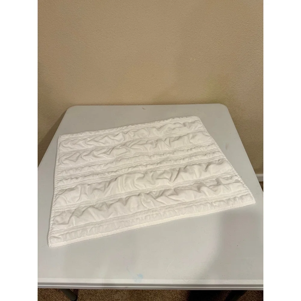 Pottery Barn Teen Cocoon Voile Quilted Sham White Standard‎ 20x26 Textured Puffy